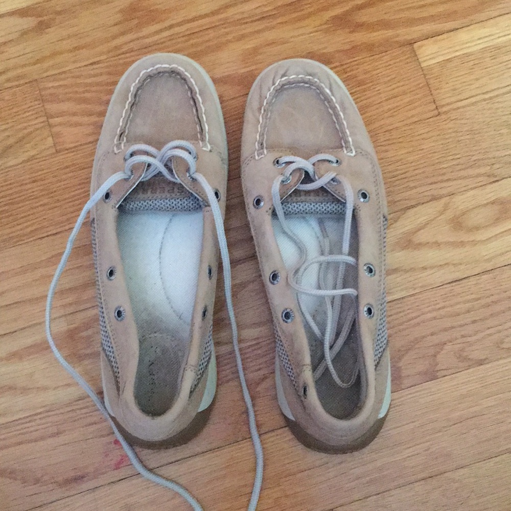 Tan Sperrys